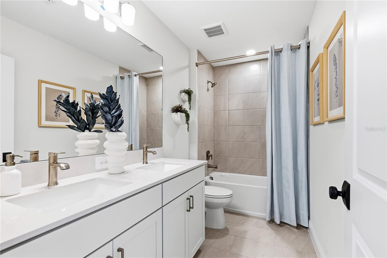 PALMERA AT WELLEN PARK - Residential