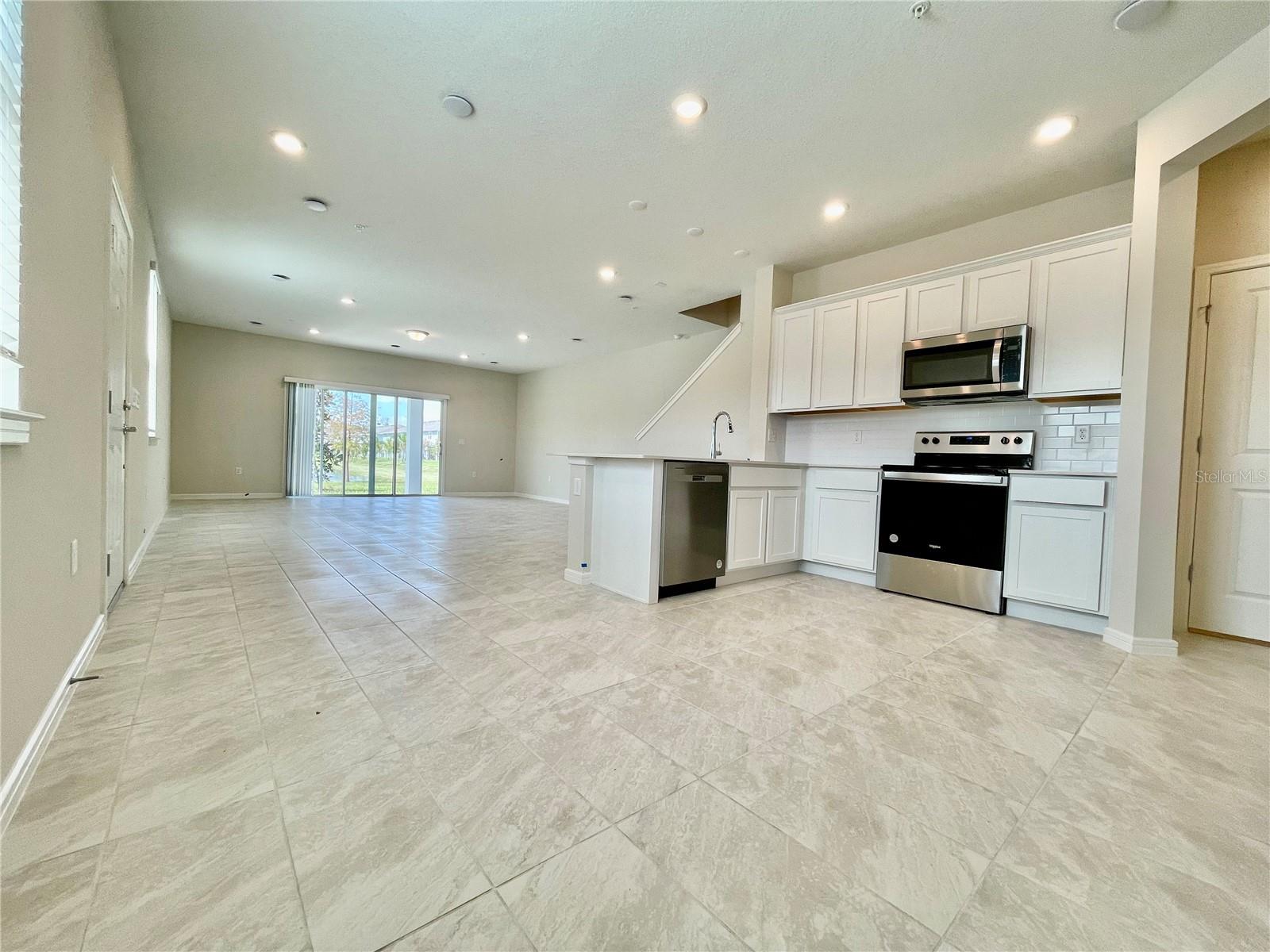 GRAYSON SQUARE - Residential Lease