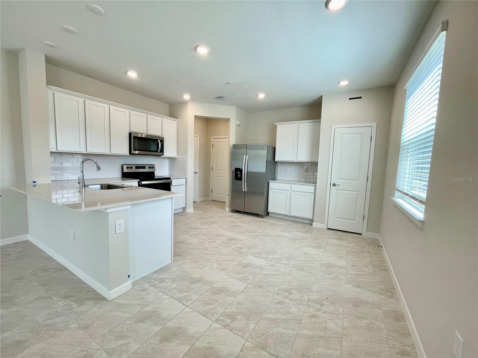 GRAYSON SQUARE - Residential Lease