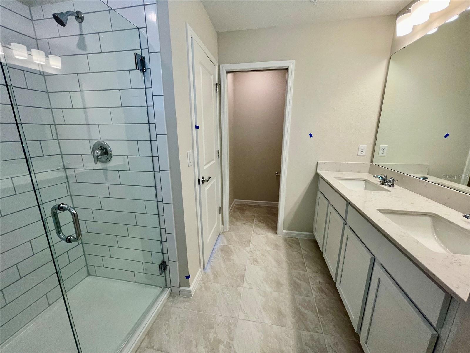 GRAYSON SQUARE - Residential Lease
