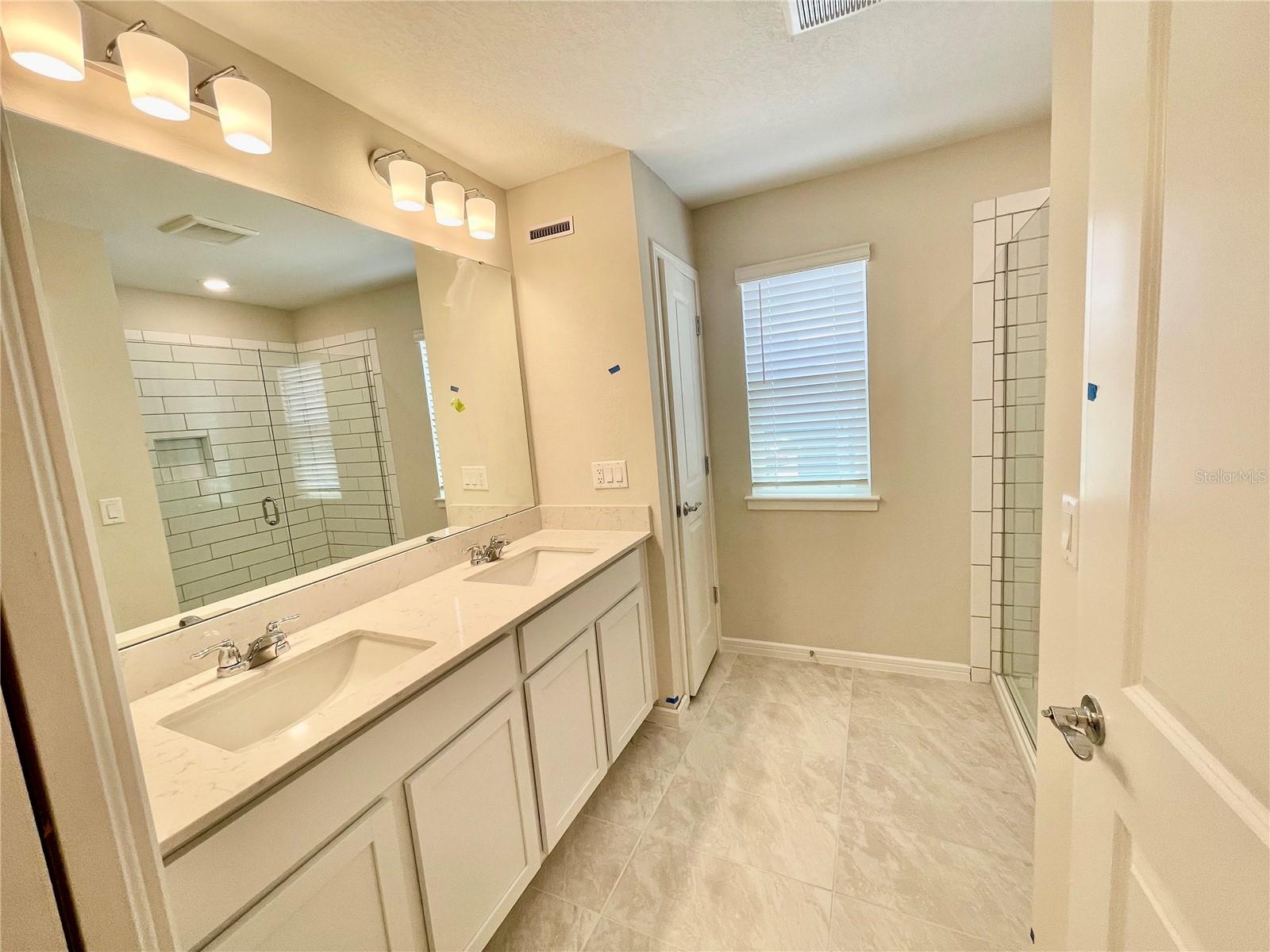 GRAYSON SQUARE - Residential Lease