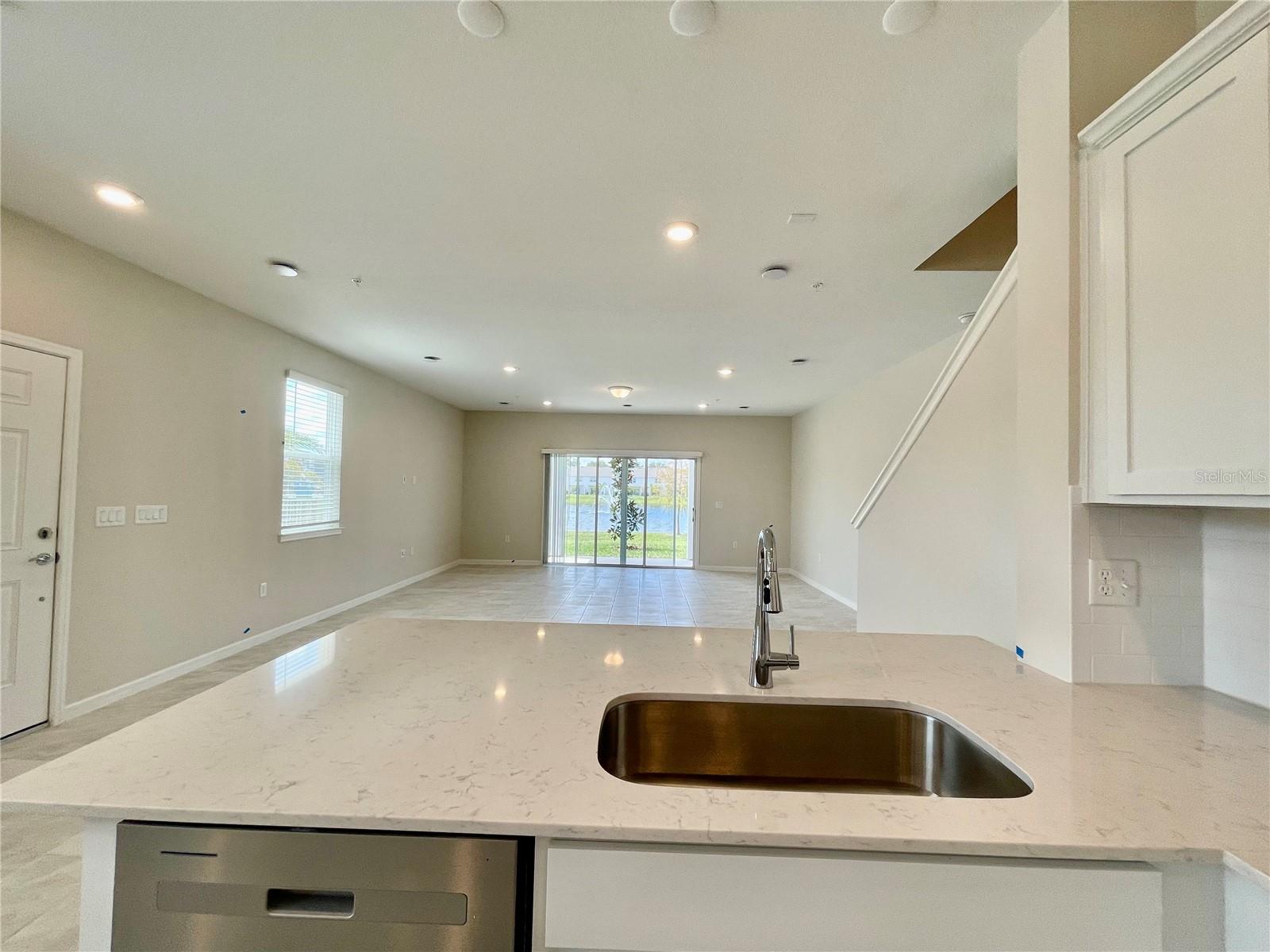GRAYSON SQUARE - Residential Lease
