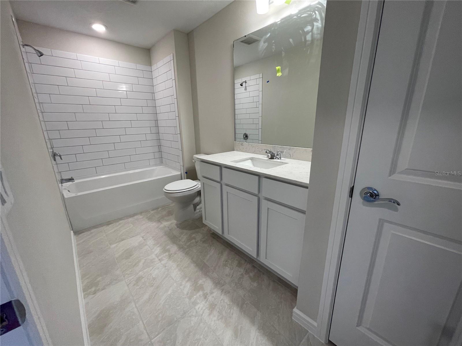 GRAYSON SQUARE - Residential Lease