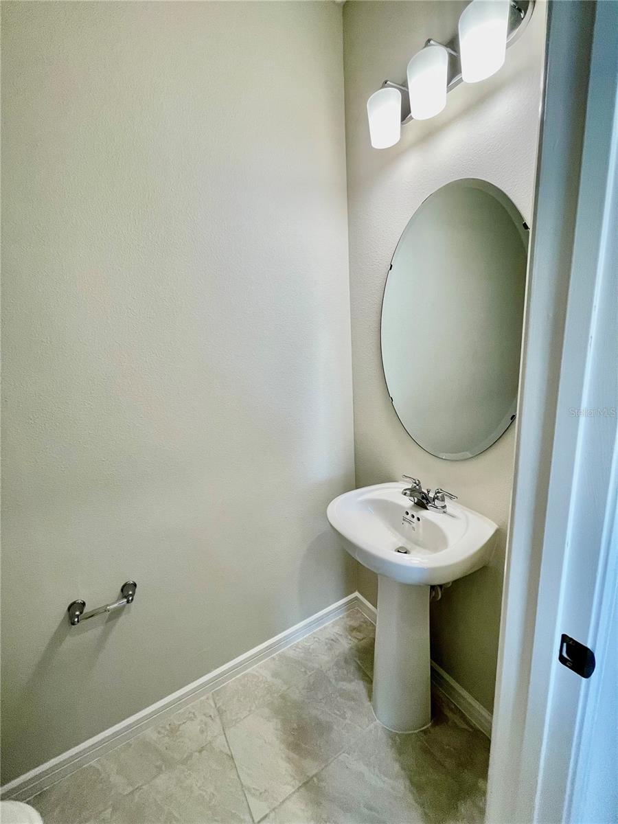 GRAYSON SQUARE - Residential Lease
