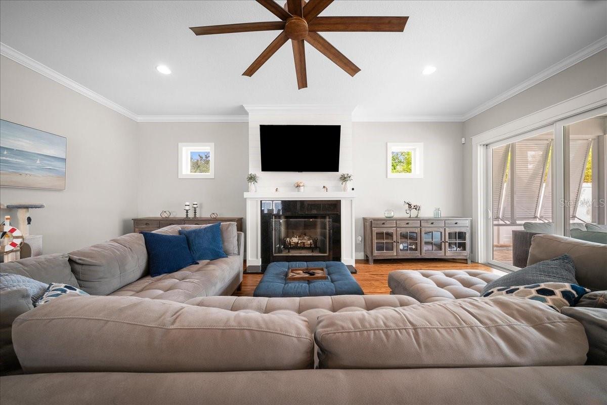 WOODFIELD XING - Residential