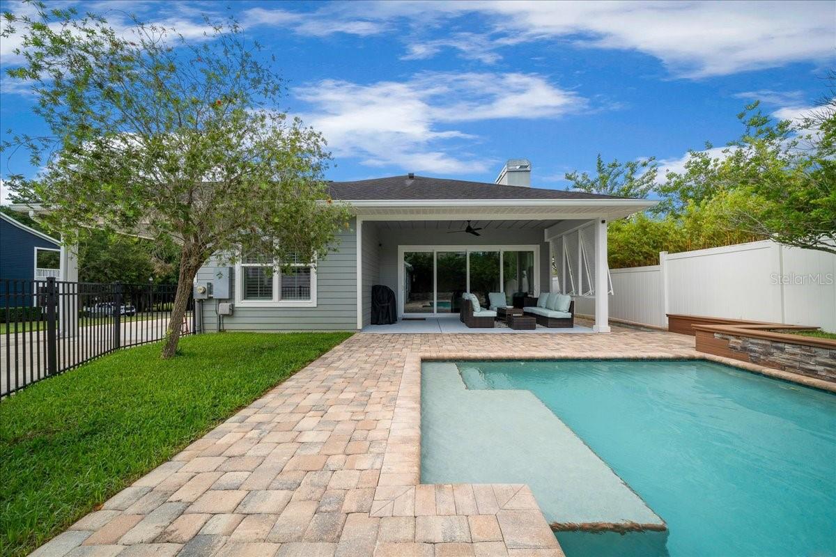WOODFIELD XING - Residential