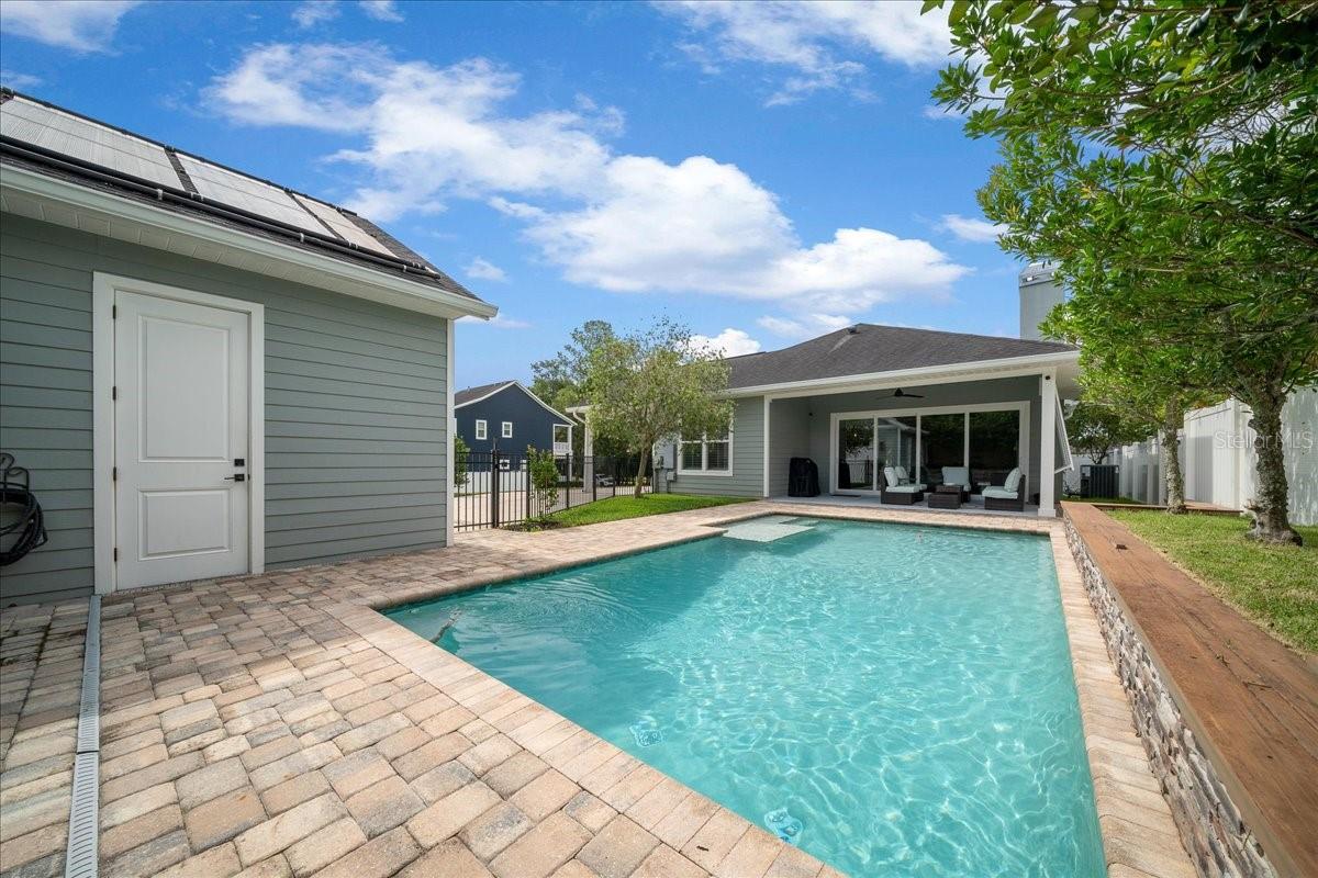 WOODFIELD XING - Residential