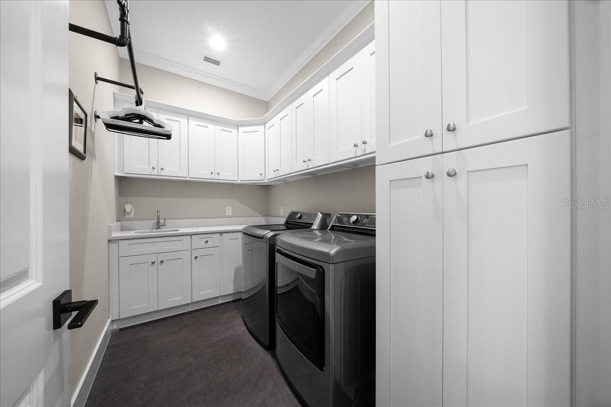 WOODFIELD XING - Residential