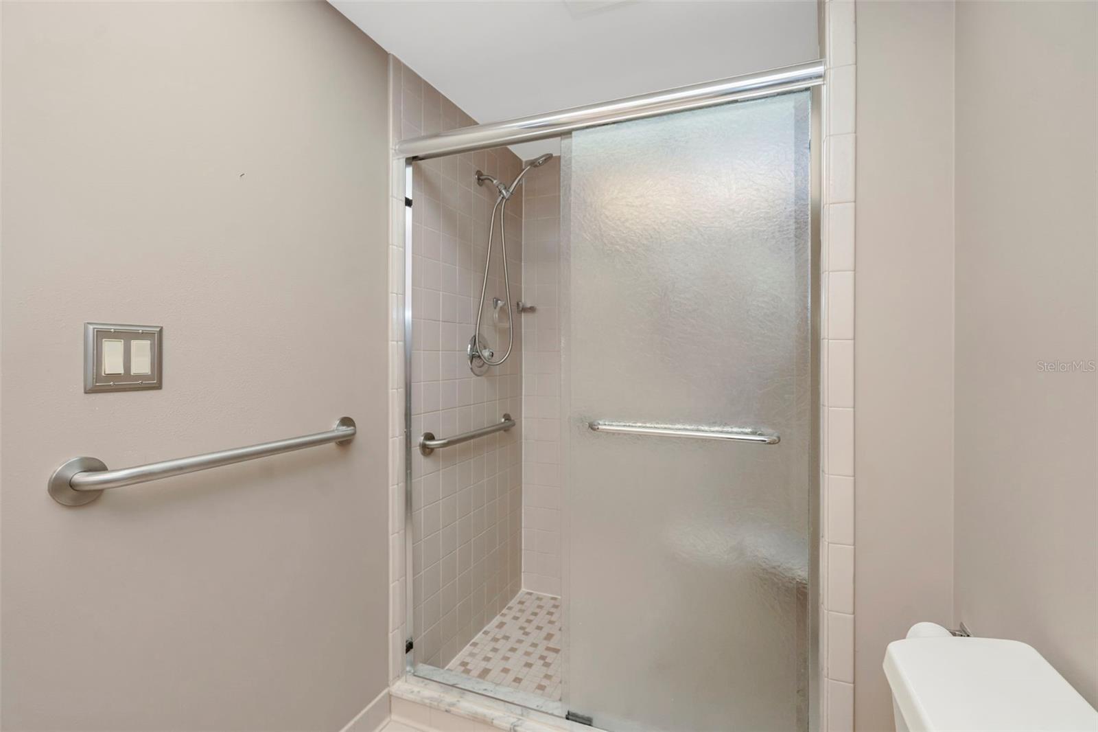GLEN OAKS MANOR HOMES - Residential