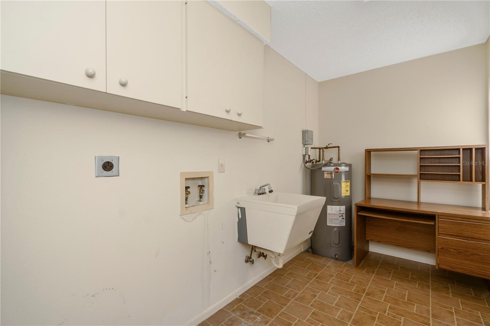 GLEN OAKS MANOR HOMES - Residential