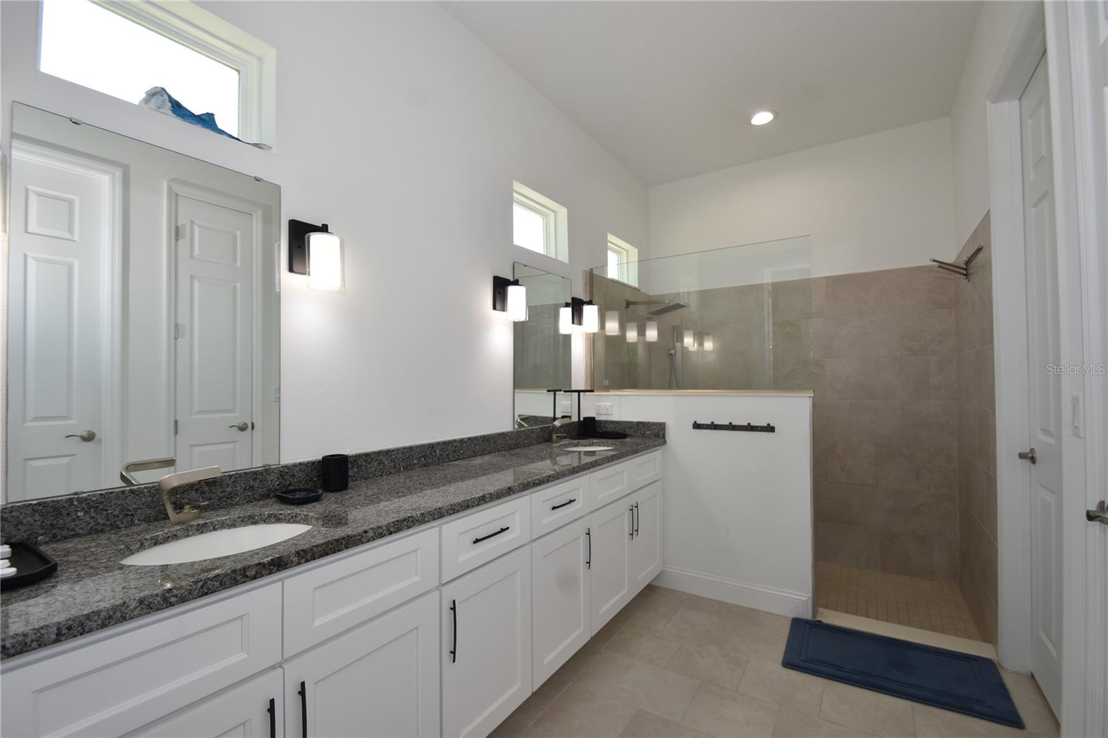 BELLE TERRE - Residential Lease
