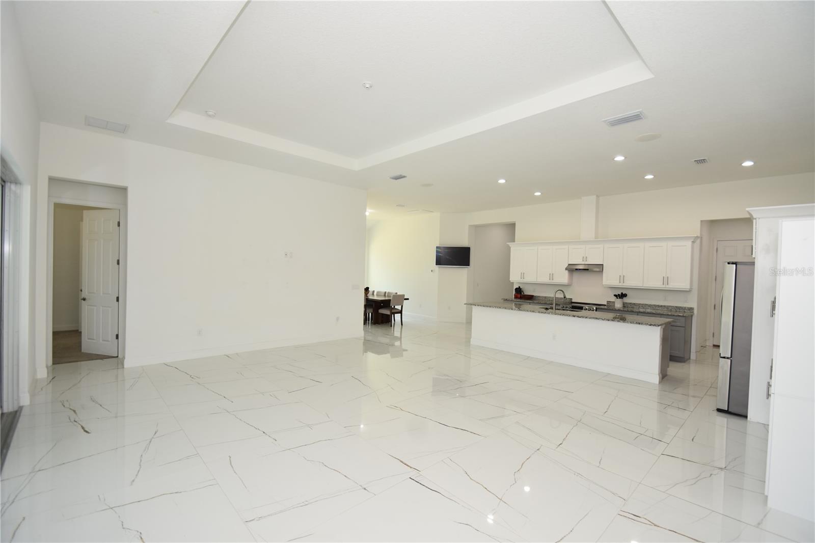 BELLE TERRE - Residential Lease