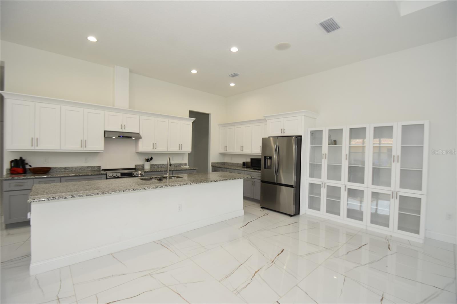 BELLE TERRE - Residential Lease