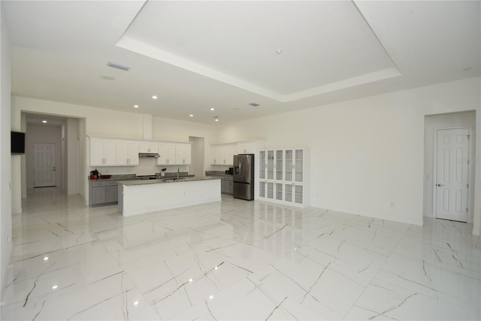 BELLE TERRE - Residential Lease
