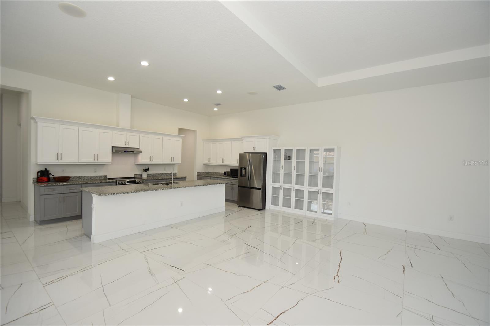 BELLE TERRE - Residential Lease