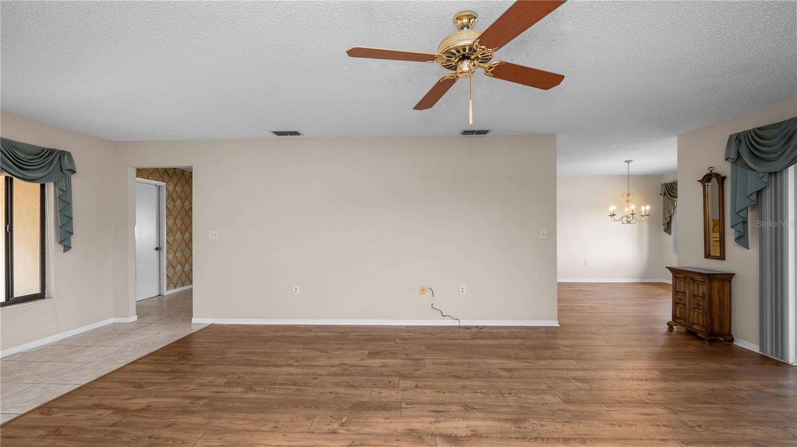 CANYON LAKE VILLAS - Residential