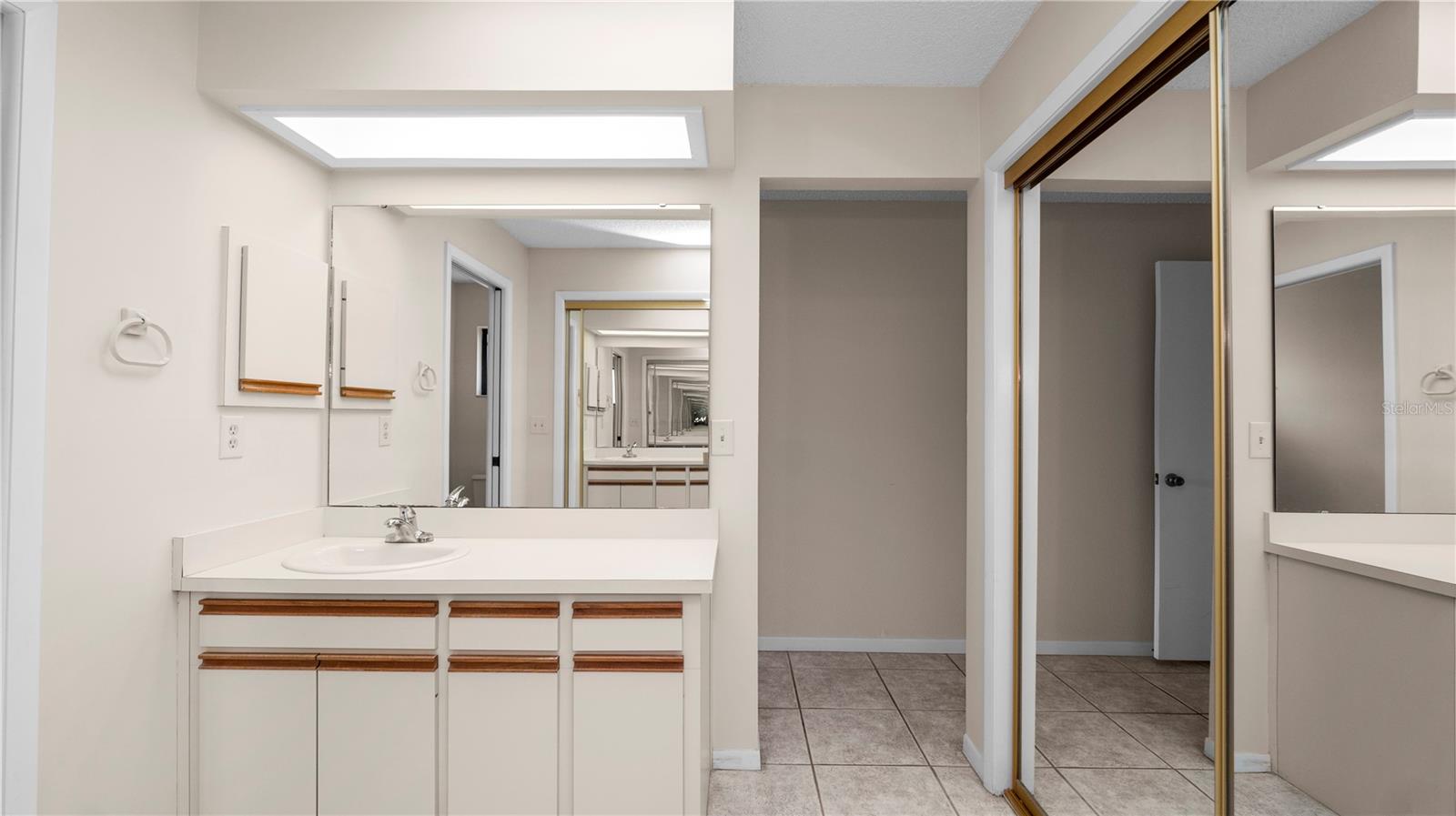 CANYON LAKE VILLAS - Residential
