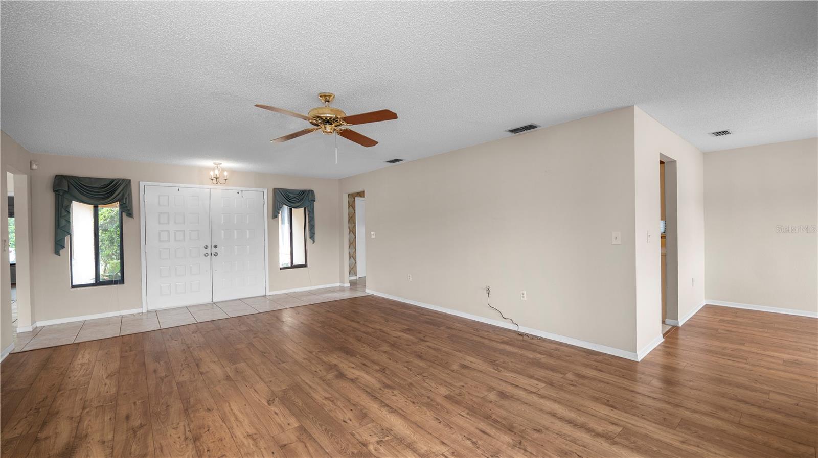 CANYON LAKE VILLAS - Residential
