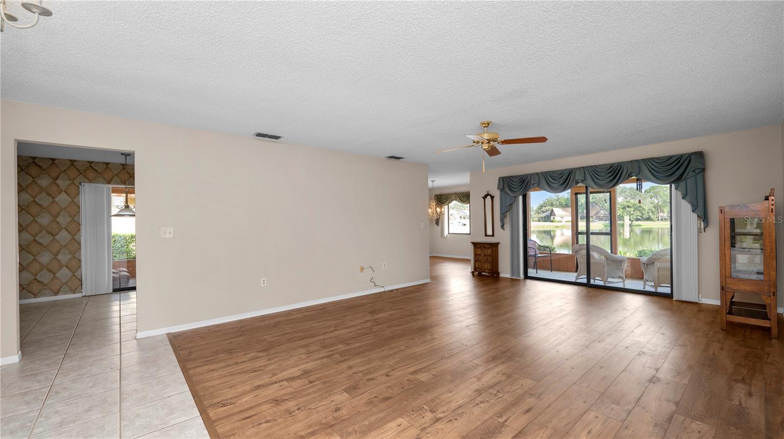 CANYON LAKE VILLAS - Residential