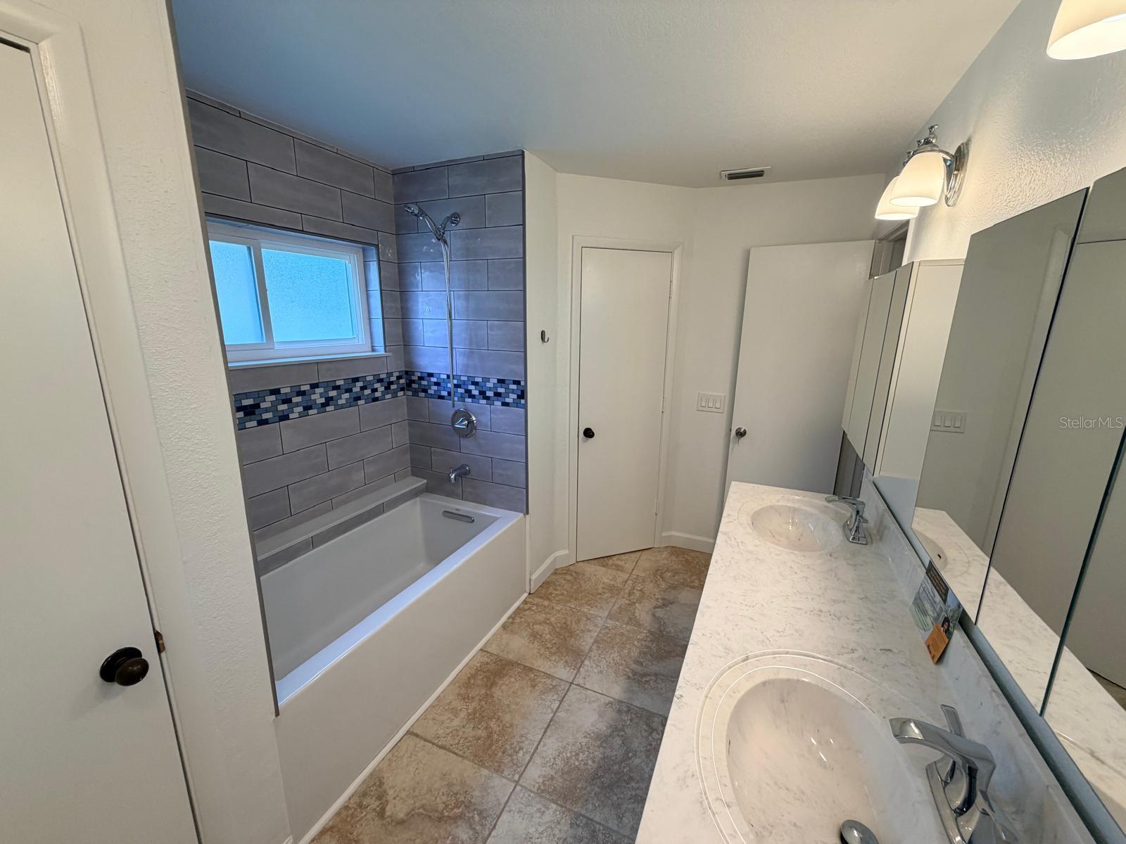 ALAFAYA WOODS PH 10 - Residential