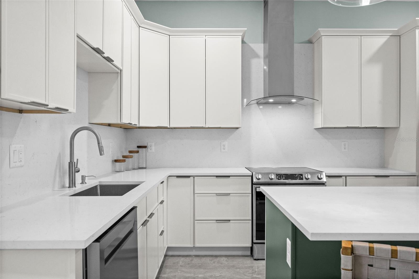 BAYSHORE ESTATES - Residential
