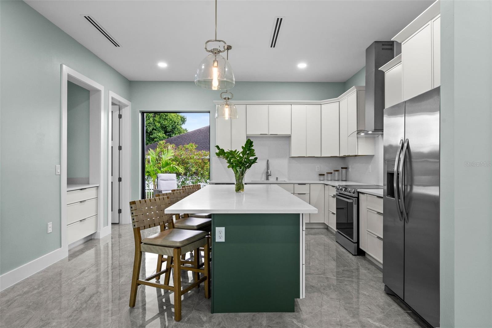 BAYSHORE ESTATES - Residential