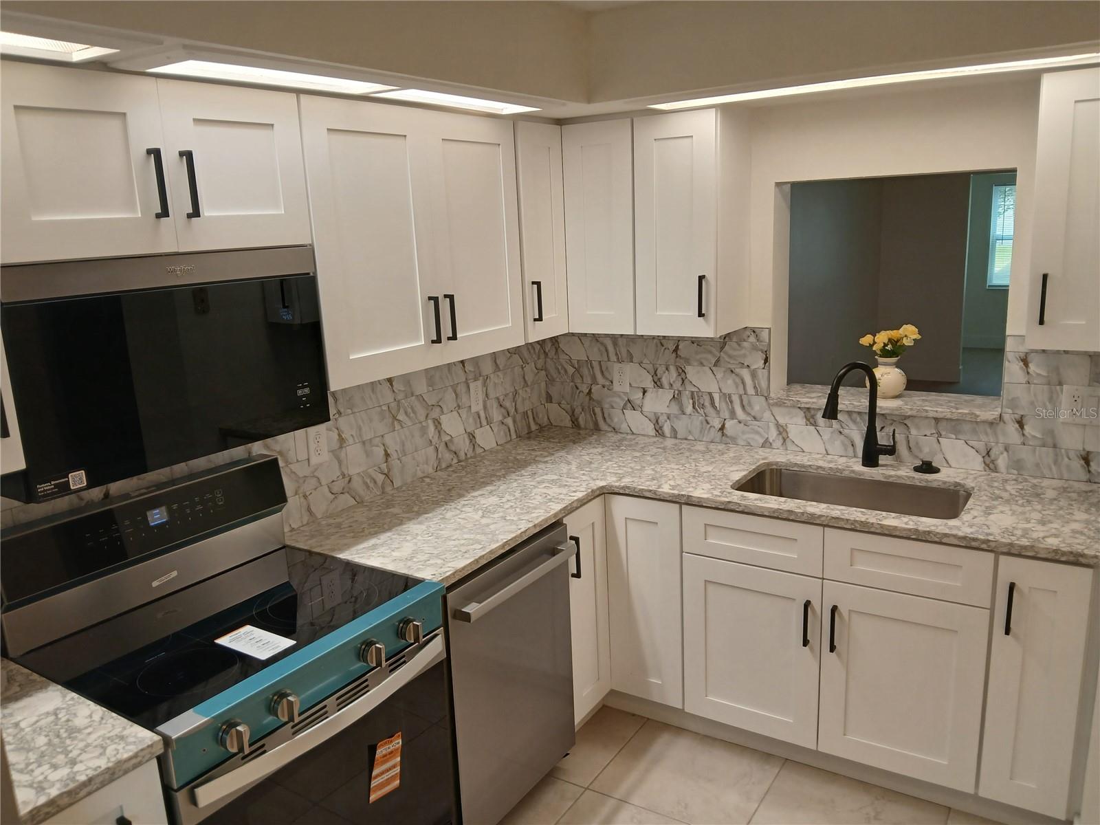 SUNSHINE TERRACE CONDO - Residential Lease
