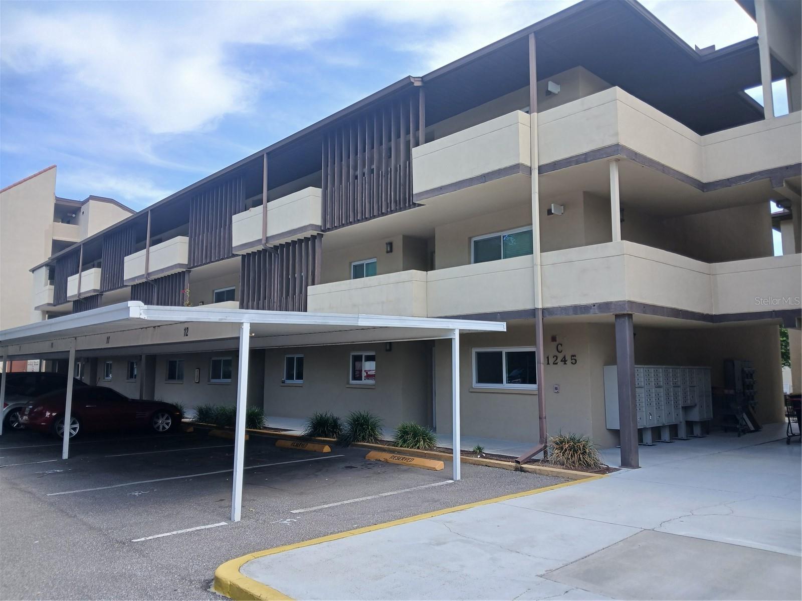 SUNSHINE TERRACE CONDO - Residential Lease