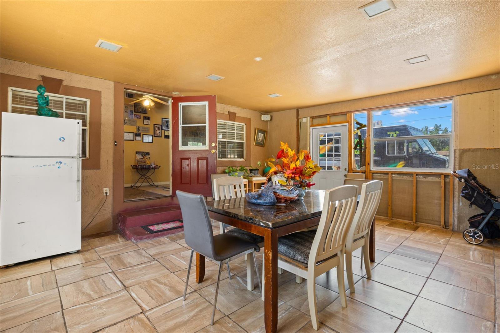 MIDWAY GARDENS - Residential