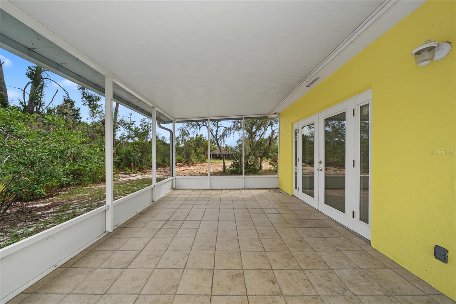 AVON PARK LAKES - Residential