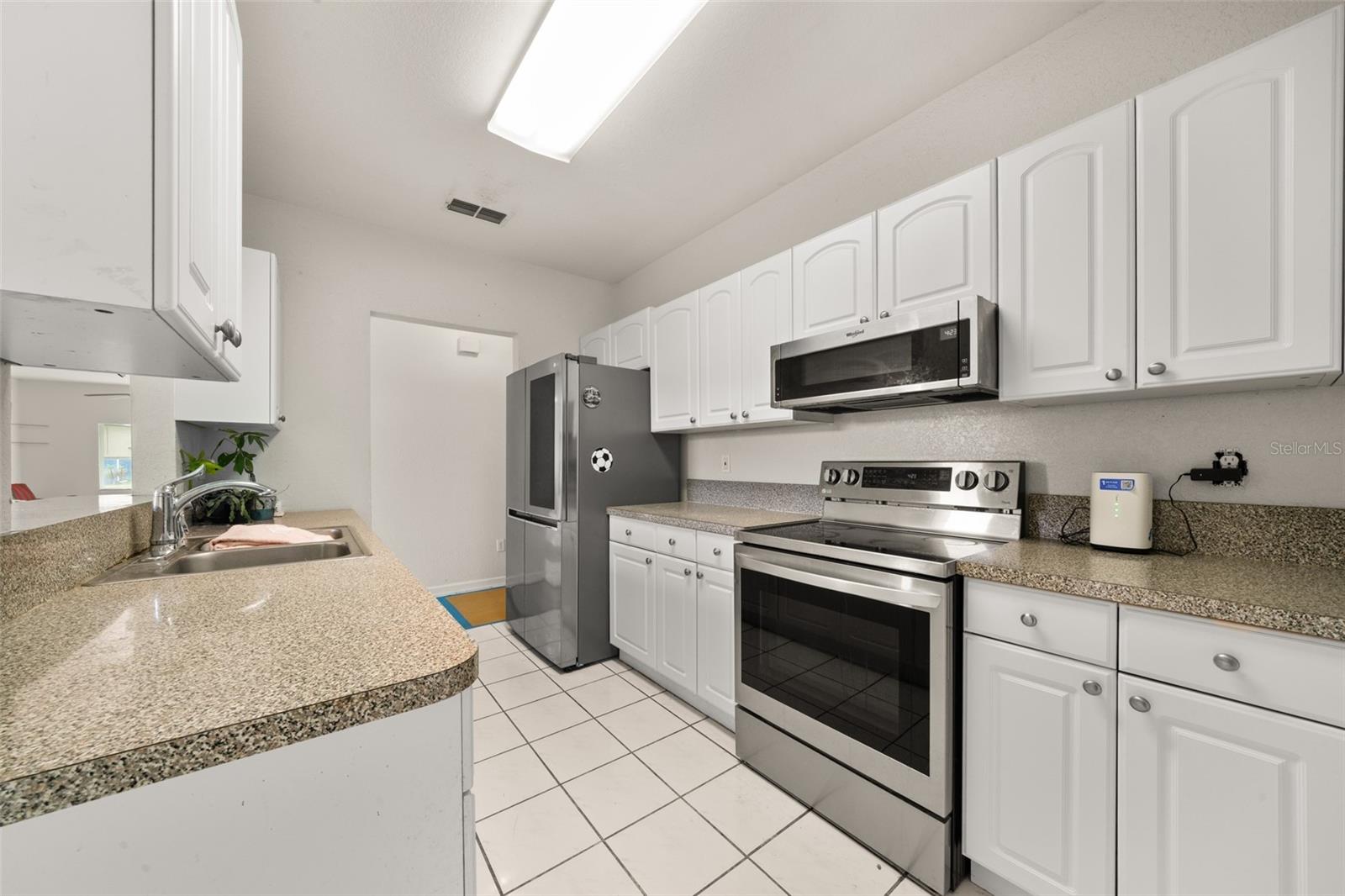 AVON PARK LAKES - Residential