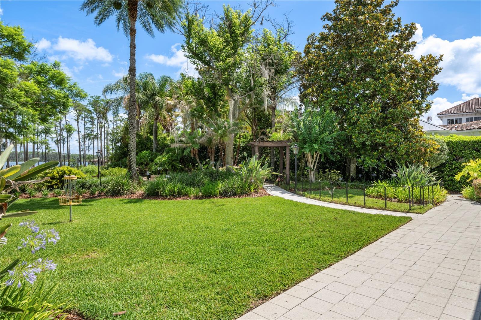 KEENES POINTE - Residential