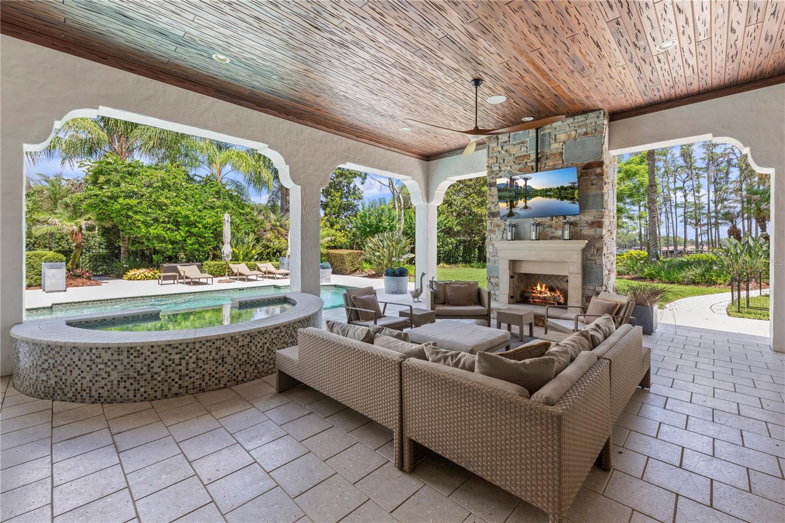 KEENES POINTE - Residential