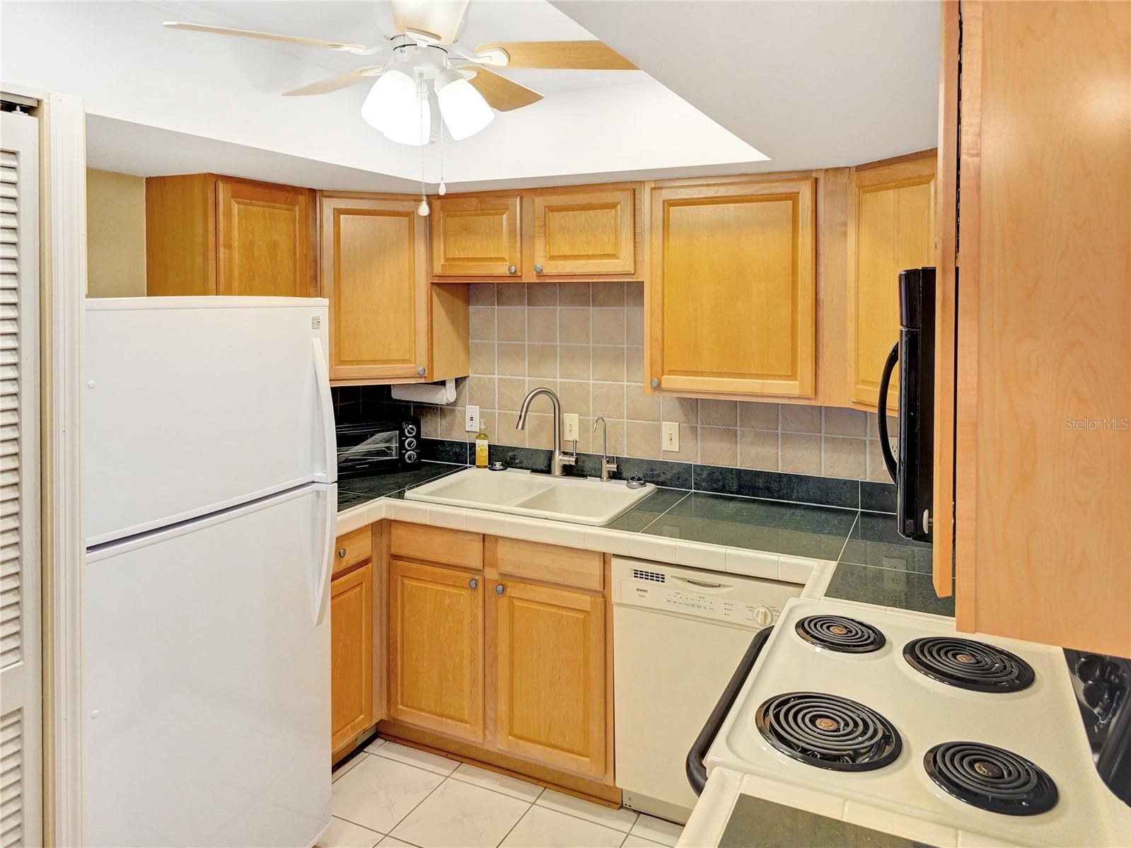 TWIN LAKES VILLAGE EAST CONDO - Residential