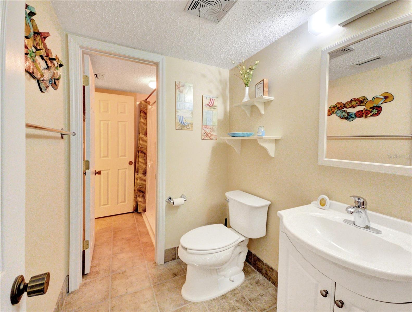 TWIN LAKES VILLAGE EAST CONDO - Residential