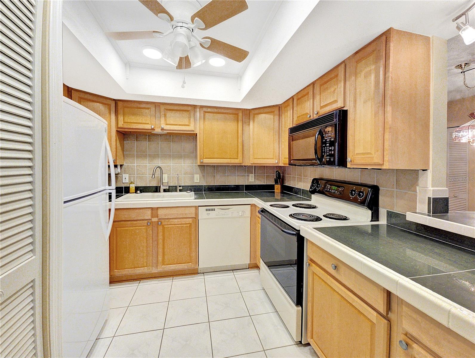 TWIN LAKES VILLAGE EAST CONDO - Residential