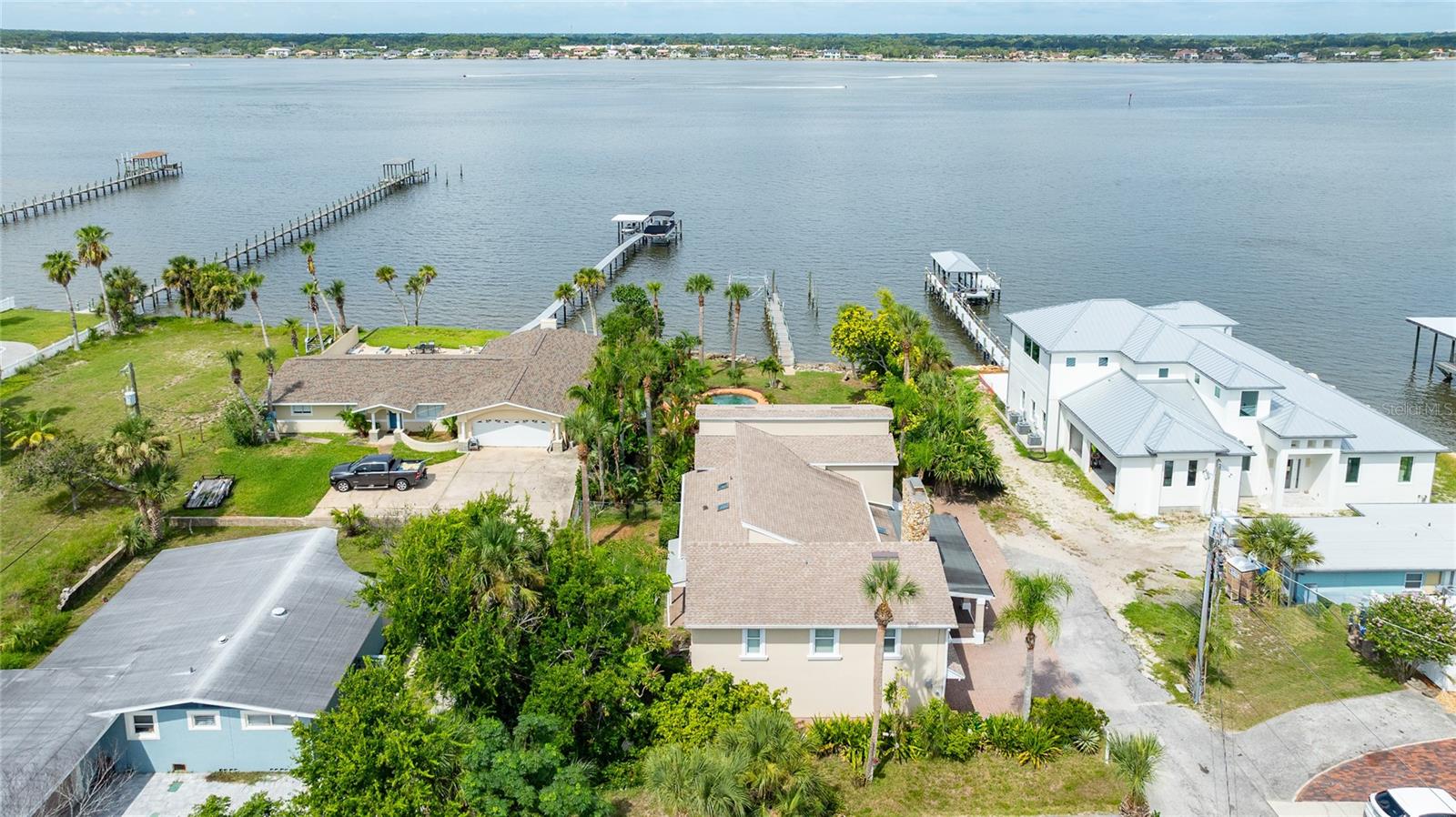 MC ELROYS BELLEVIEW - Residential