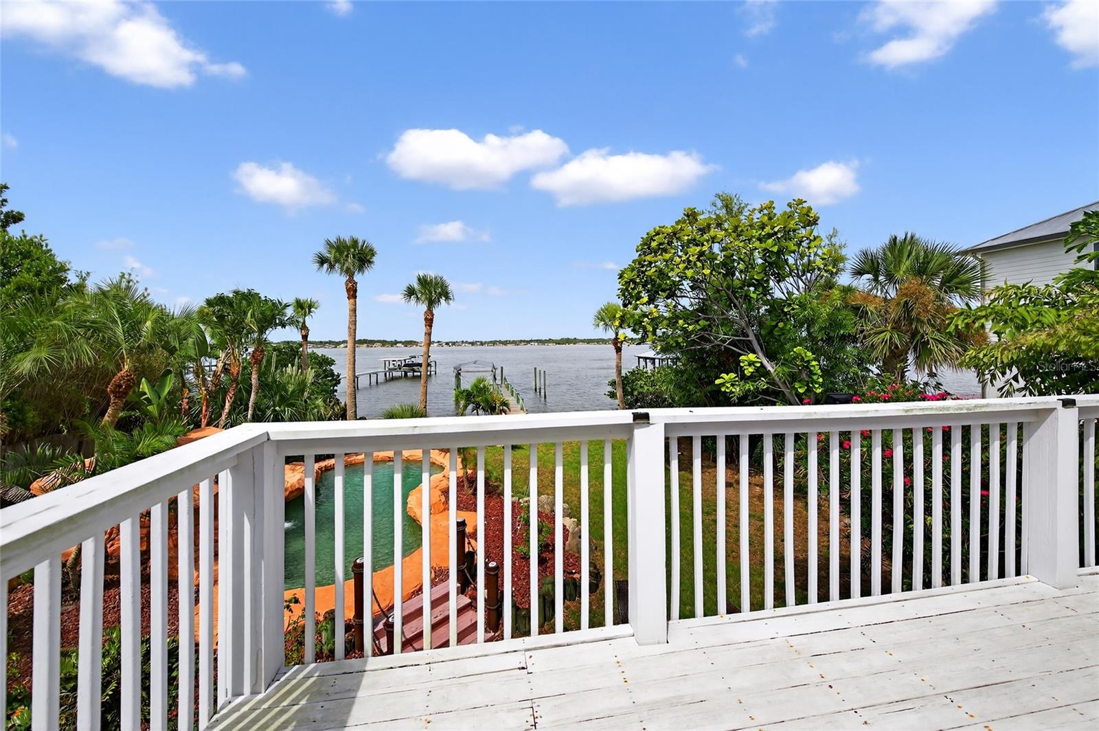 MC ELROYS BELLEVIEW - Residential
