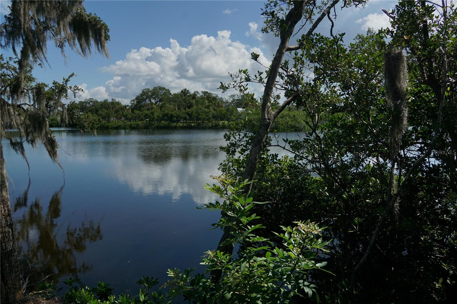 PENINSULAR PARADISE - Land