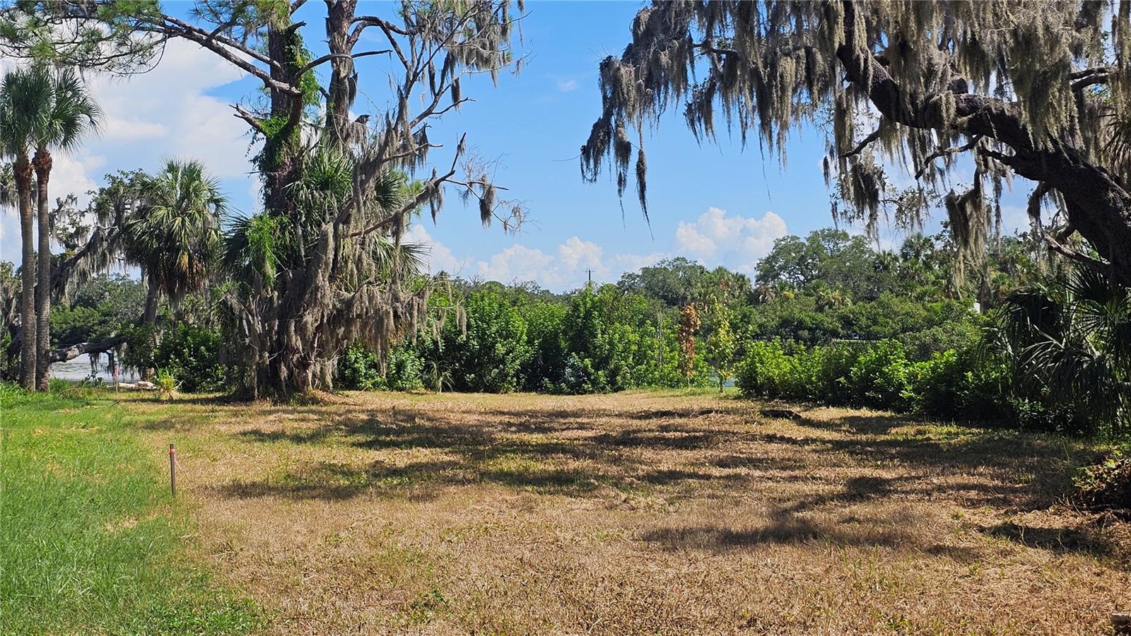 PENINSULAR PARADISE - Land