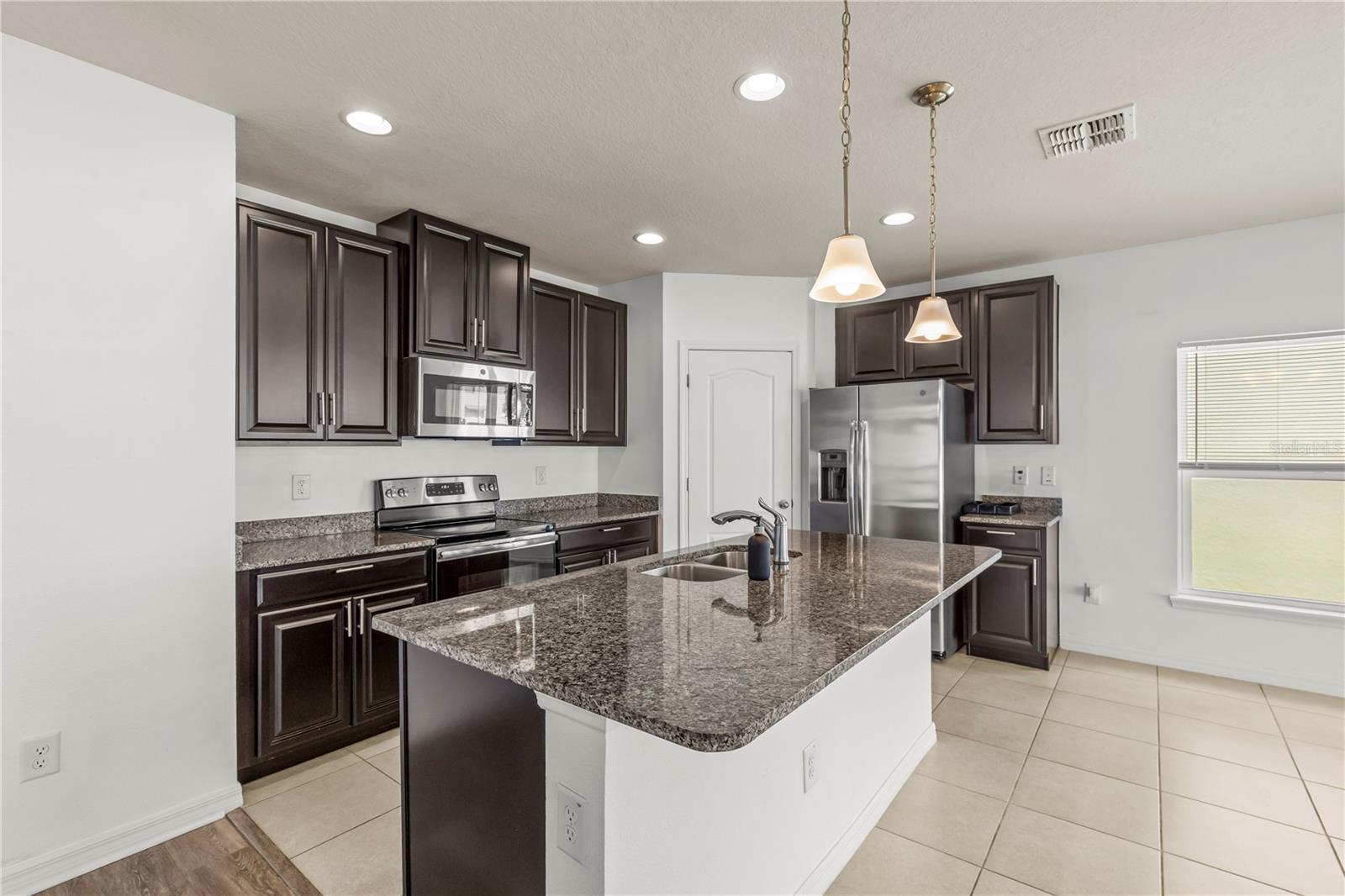 CARLTON LAKES PH 1D2 - Residential Lease