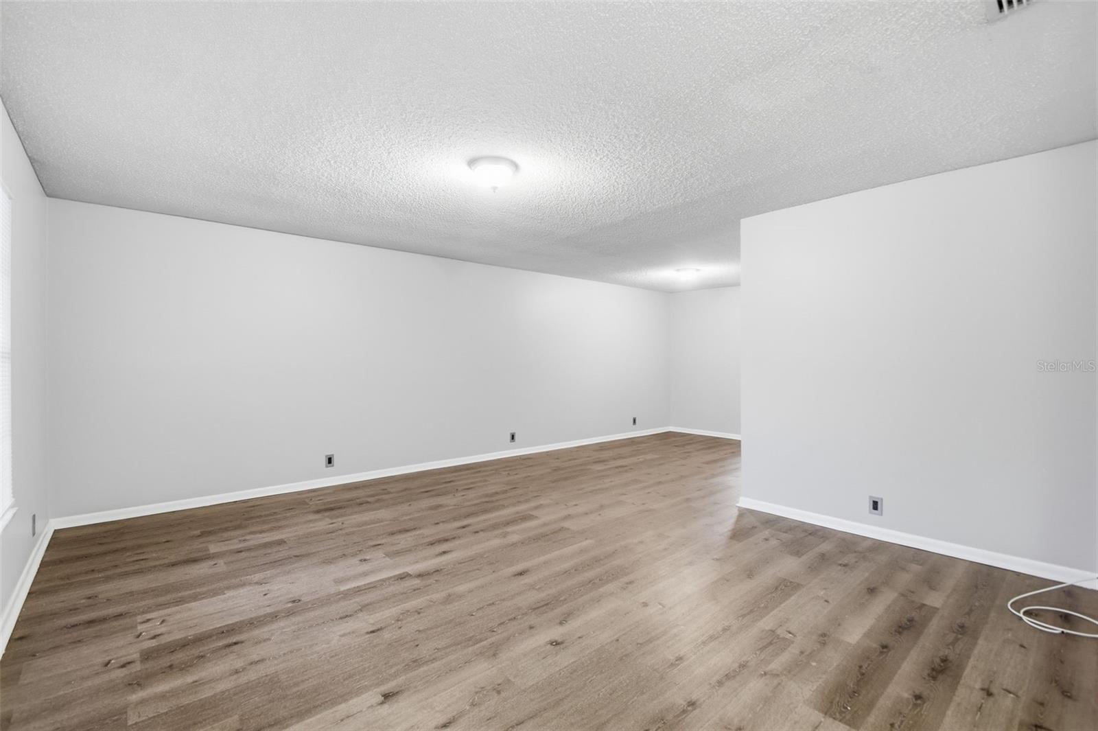 WOODLAKE - Residential
