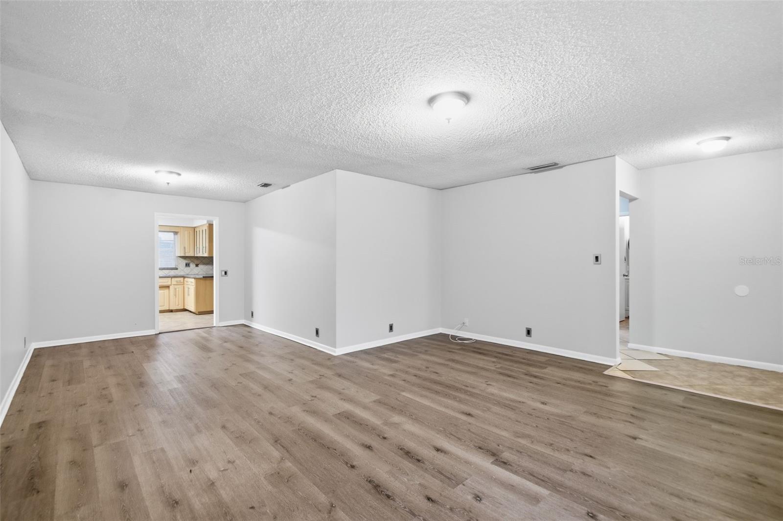 WOODLAKE - Residential