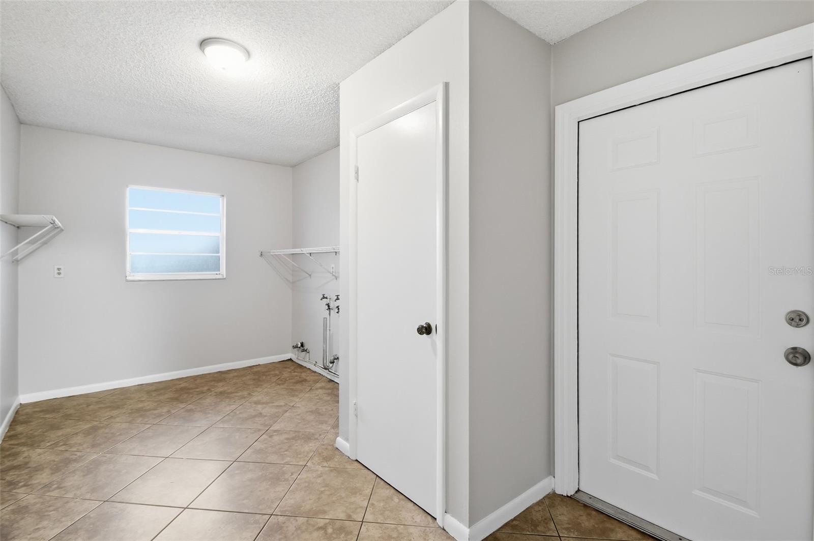 WOODLAKE - Residential