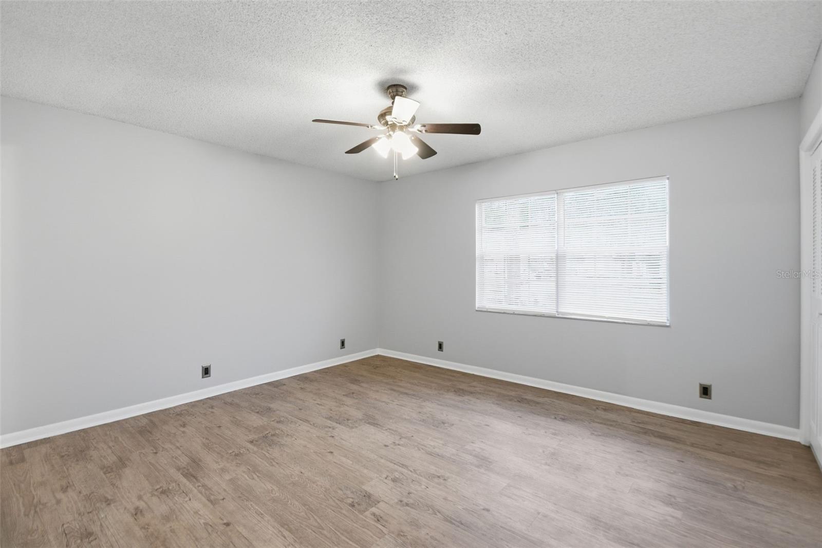 WOODLAKE - Residential