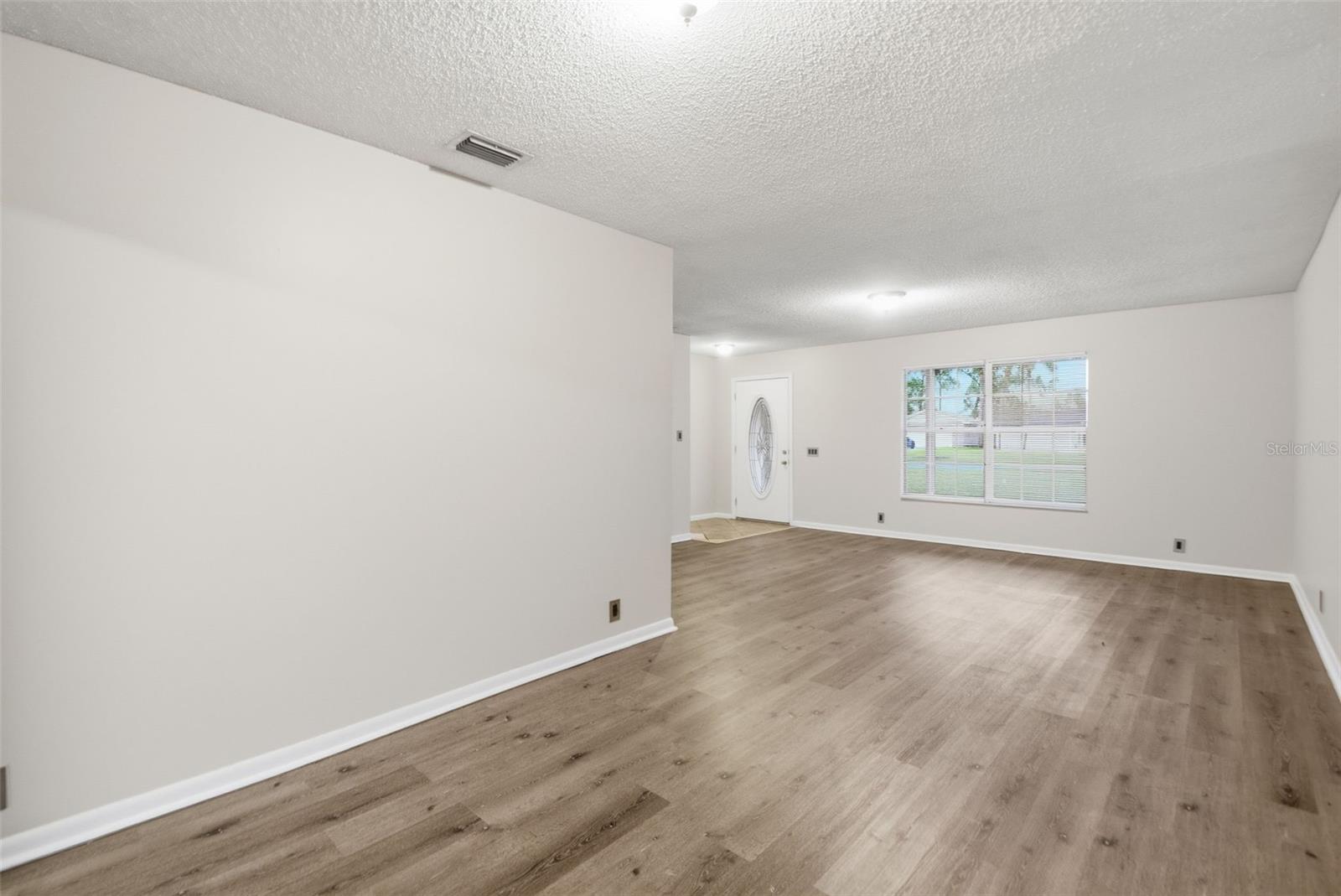 WOODLAKE - Residential