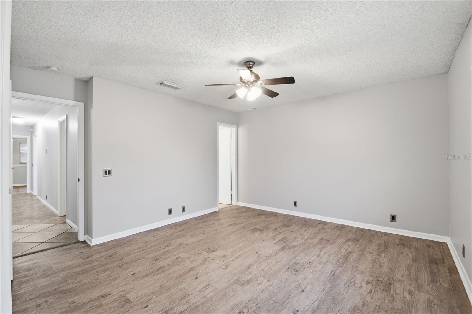 WOODLAKE - Residential