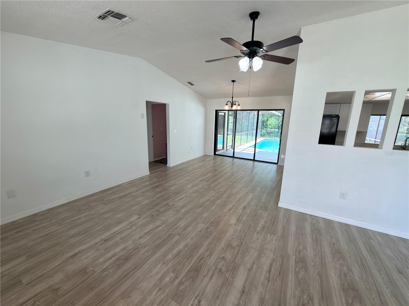 SPRING HILL - Residential