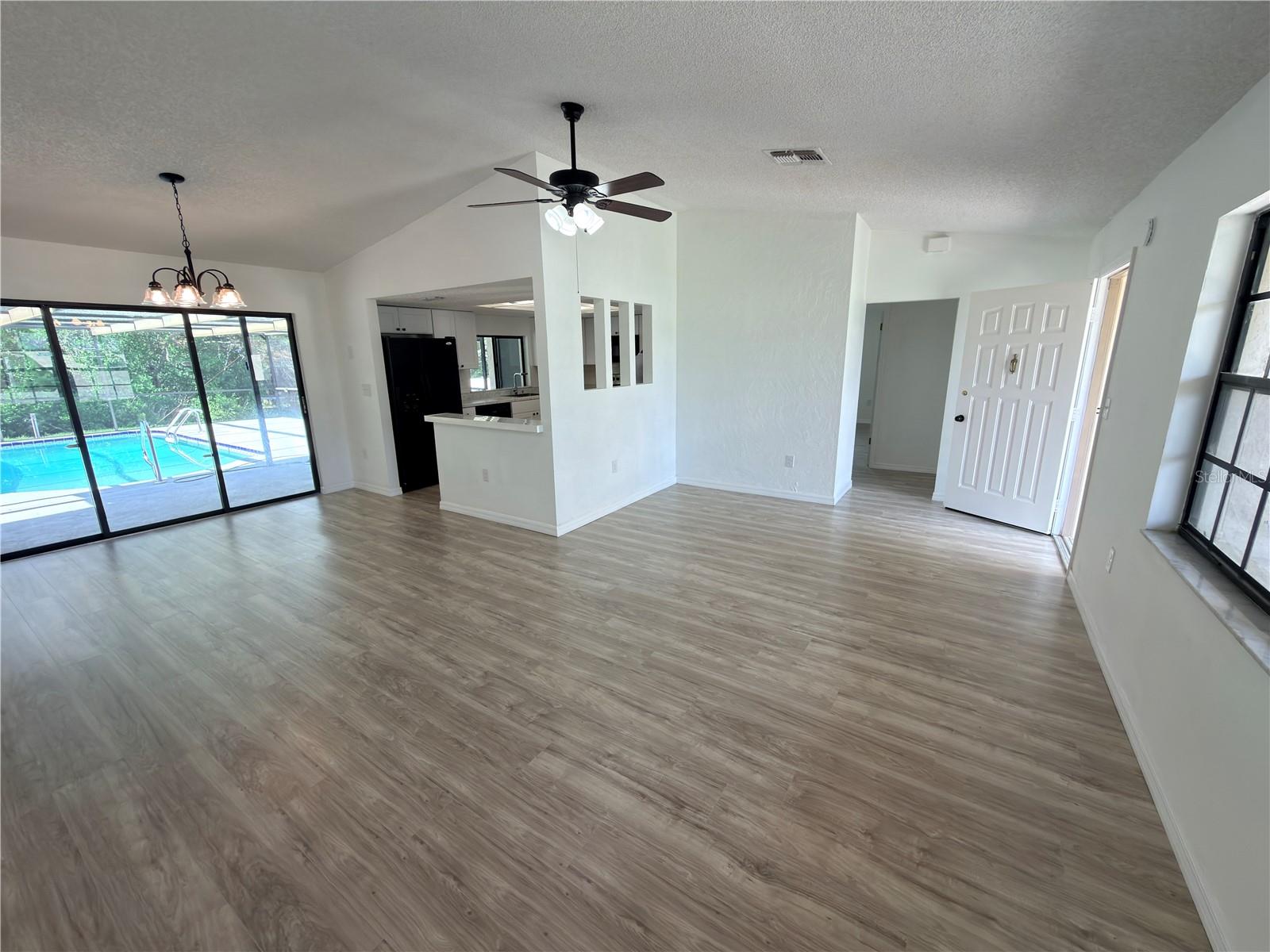 SPRING HILL - Residential