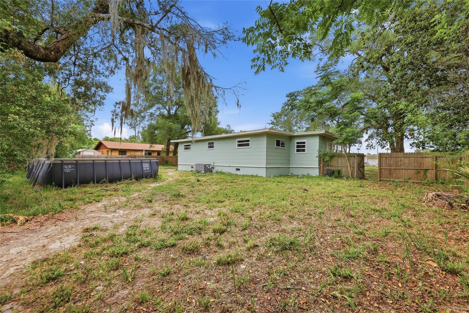 DENNISTONS ORANGE CITY DELAND FARMS - Residential
